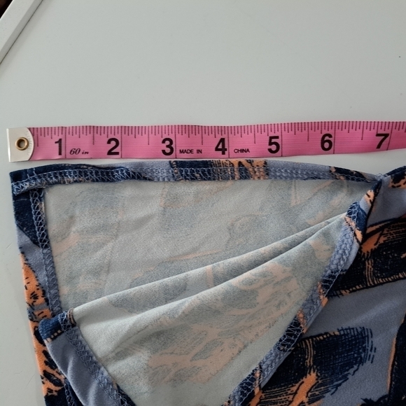 Lularoe Perfect T giraffe print XS - Picture 7 of 8